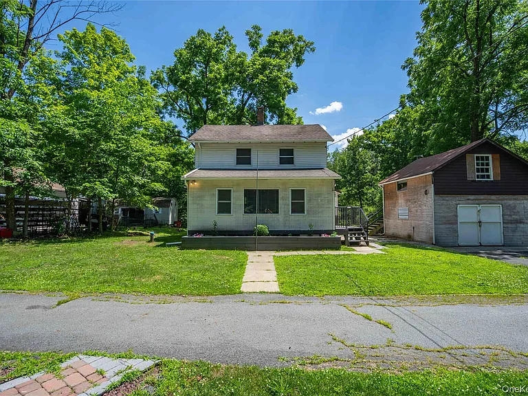 22 Lime Kiln Rd — Photo 3