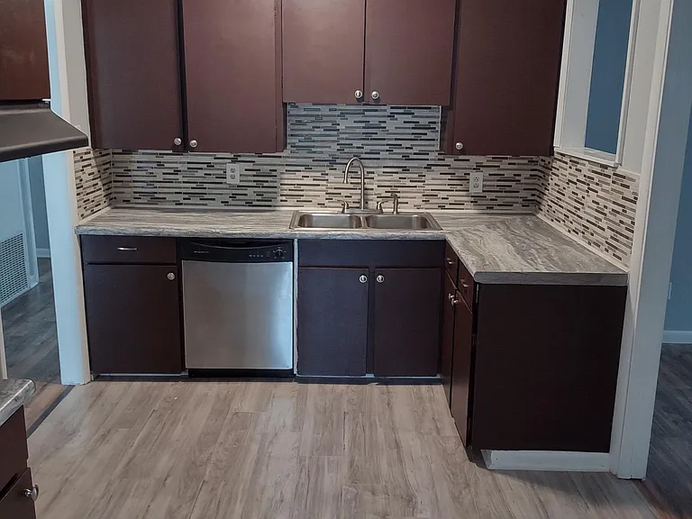 9042 Hilton Dr — Photo 4