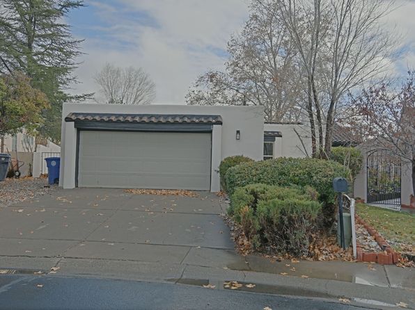 9740 Colonial Cir NE