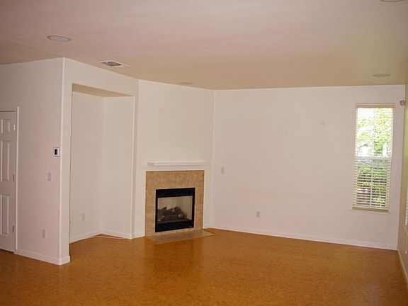 4th image of 665 Granite Ln