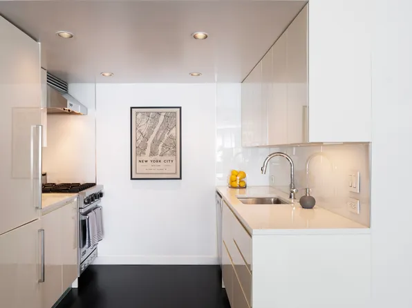 27 East 65th Street image 8 of 14