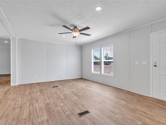 4th image of 109 Windfield Hill Dr