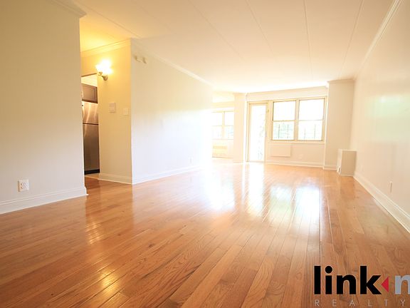 2nd image of 30 Park Ave APT 5D