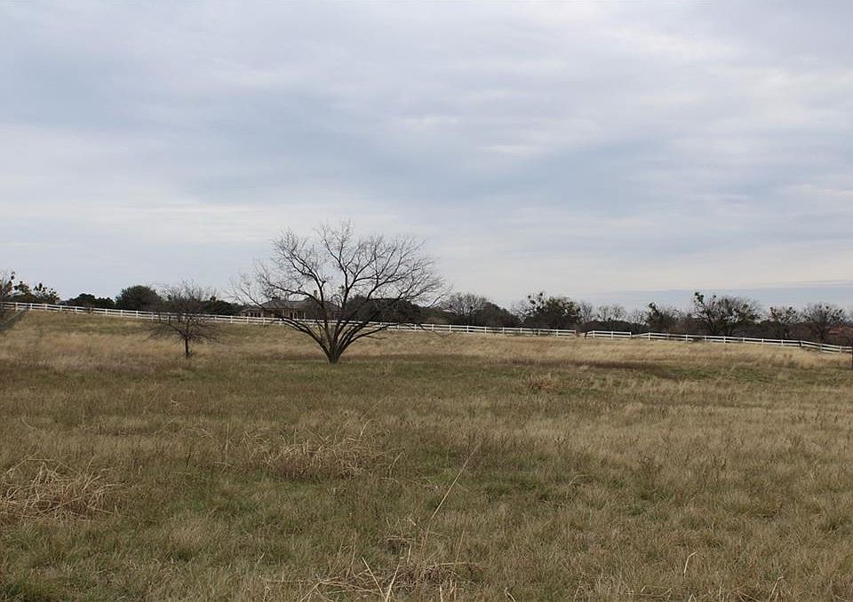 2nd image of 311 The Hills Rd