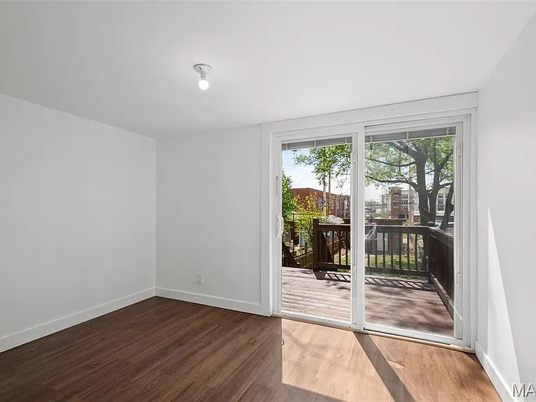 4936 Shaw Ave — Photo 8