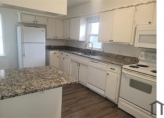 3 bed, $1,950 — Photo 3