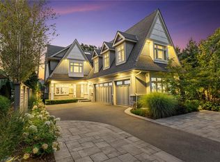 3087 Lakeshore Rd, Burlington, ON L7N 1A3