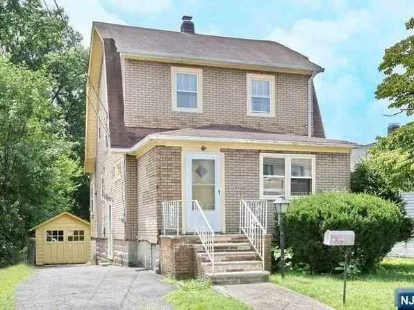 20 Blauvelt Ave, Bergenfield, NJ 07621