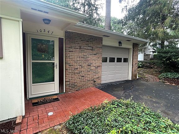 3rd image of 10347 Hillsover Dr