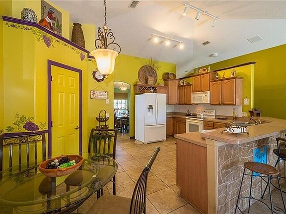 3rd image of 1008 Mardi Gras Dr