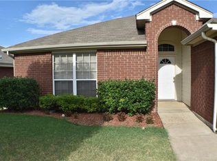 129 Blue Wood Dr, Saginaw, TX 76179