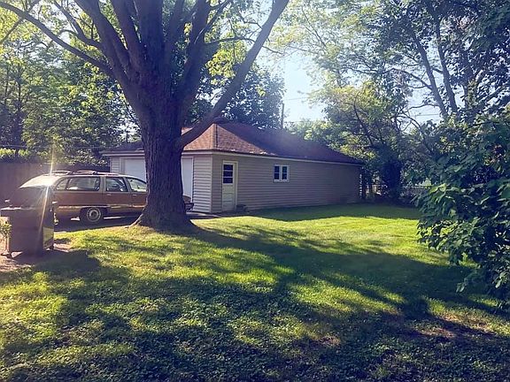5th image of 450 Hermitage Dr