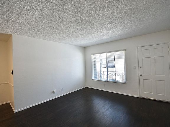 3rd image of 11948 Magnolia Blvd APT 5