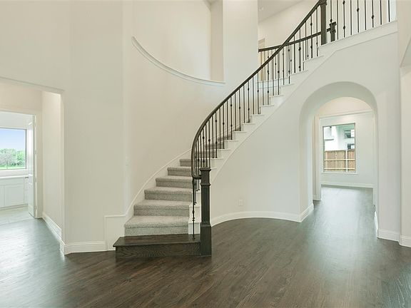 2nd image of 2517 Hampstead Ln