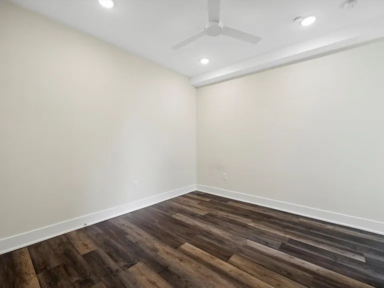 1804 W Berks St — Photo 57