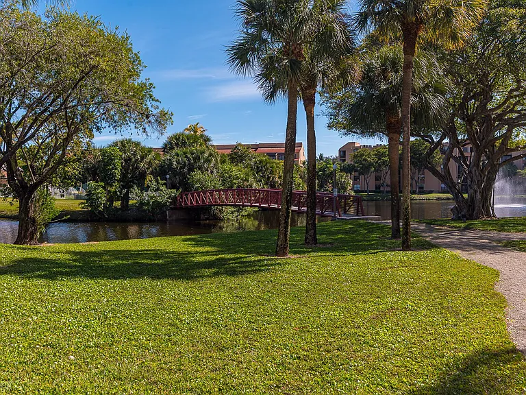 950 Egret Cir — Photo 14