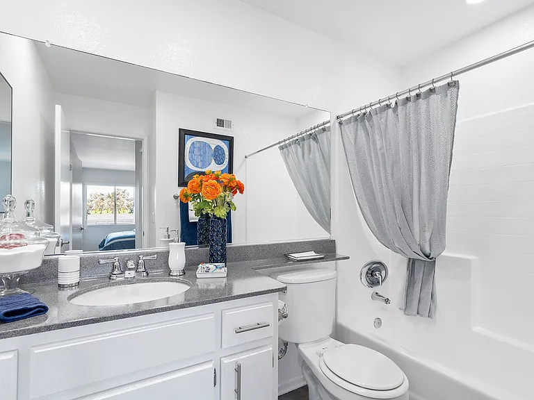 Hampton Pointe — Photo 15