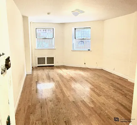 Rented by Batra Group Inc | media 9