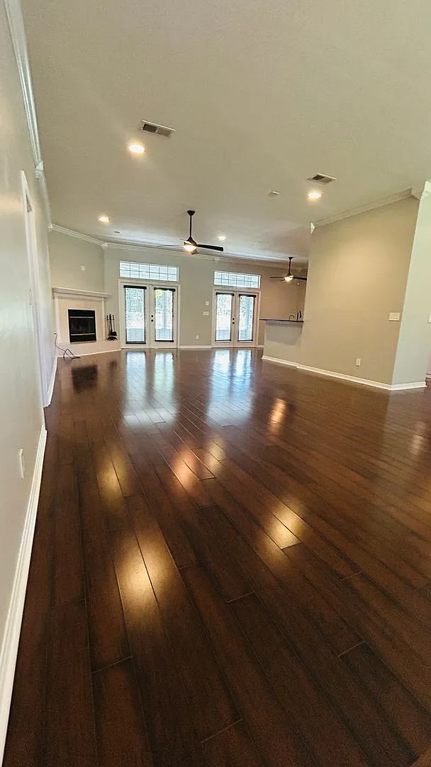 Spacious 3-Bedroom Home with Office, Fenced Yard & Screened Lanai — Photo 3