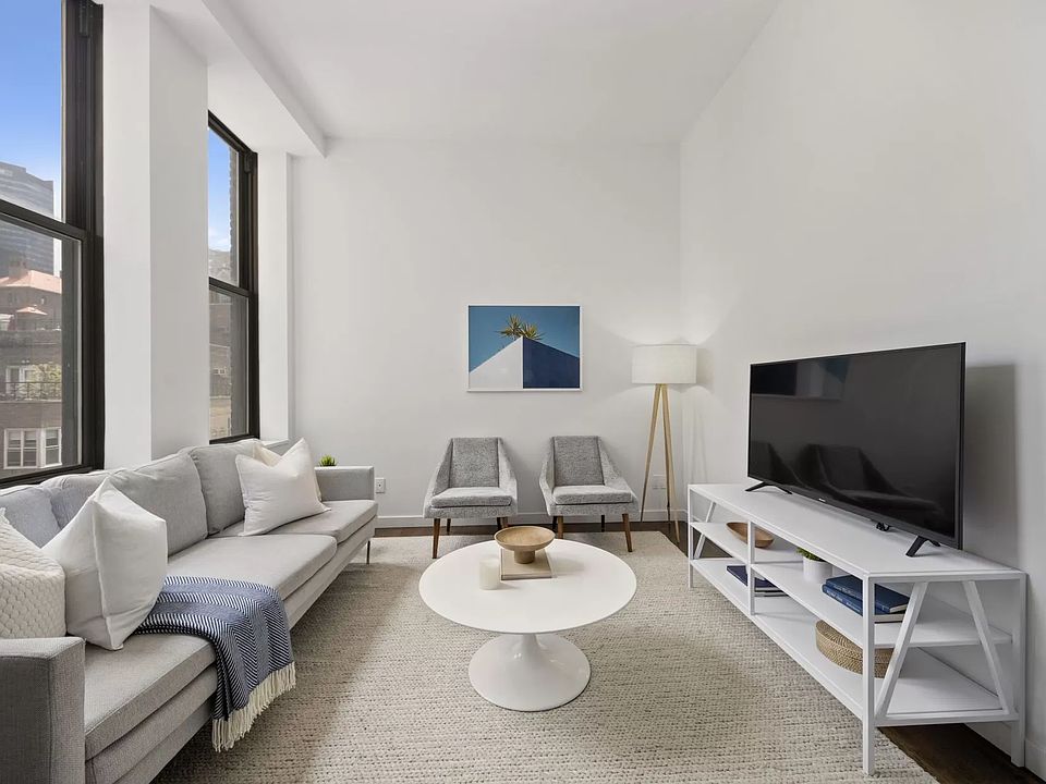 1st image of 11 E 36th St Room 1104