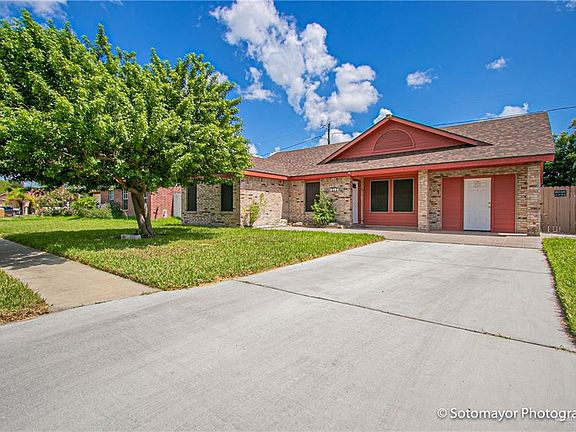 3rd image of 212 N Zavala St