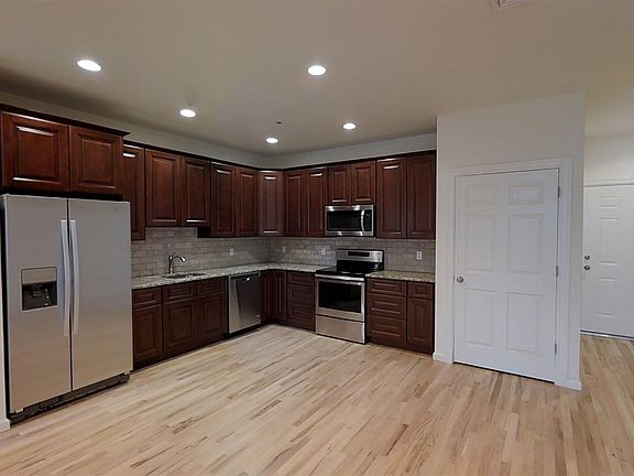 3rd image of 417 New York Ave #2B
