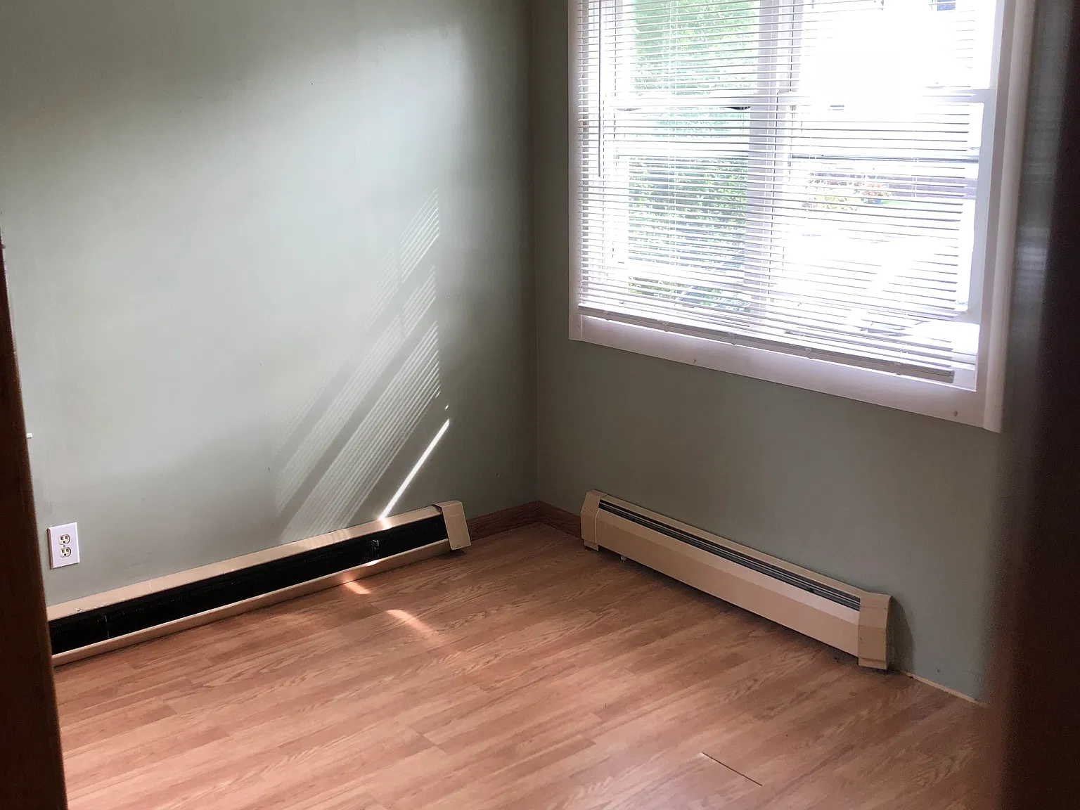 2 bed, 800 sqft, $1,600 — Photo 1