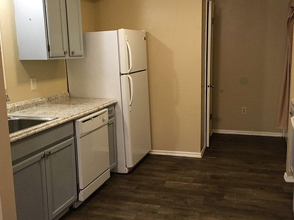 2nd image of 1302 Clearwater Dr