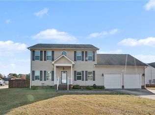 5609 Prestonfield Ln, Hope Mills, NC 28348