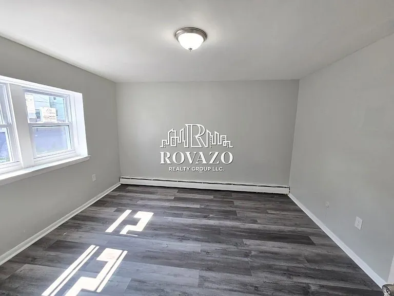 76-77 Grafton Ave #23C — Photo 4