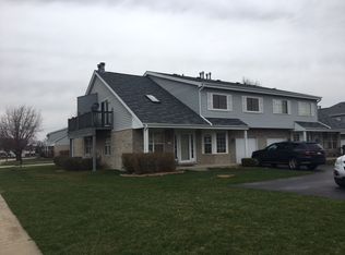 3485 Willowview Ct, Aurora, IL 60504