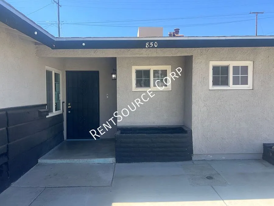 3 Bedroom, 2 Bathroom with a Bonus Room, Home for Rent in Barstow, CA — Photo 4