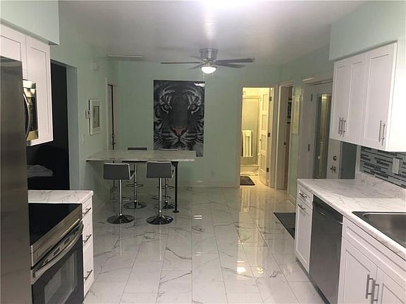 4th image of 611 NW 25th St