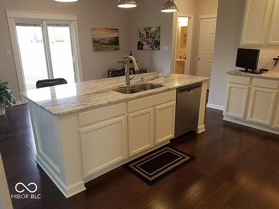 2nd image of 2078 Seneca Ln
