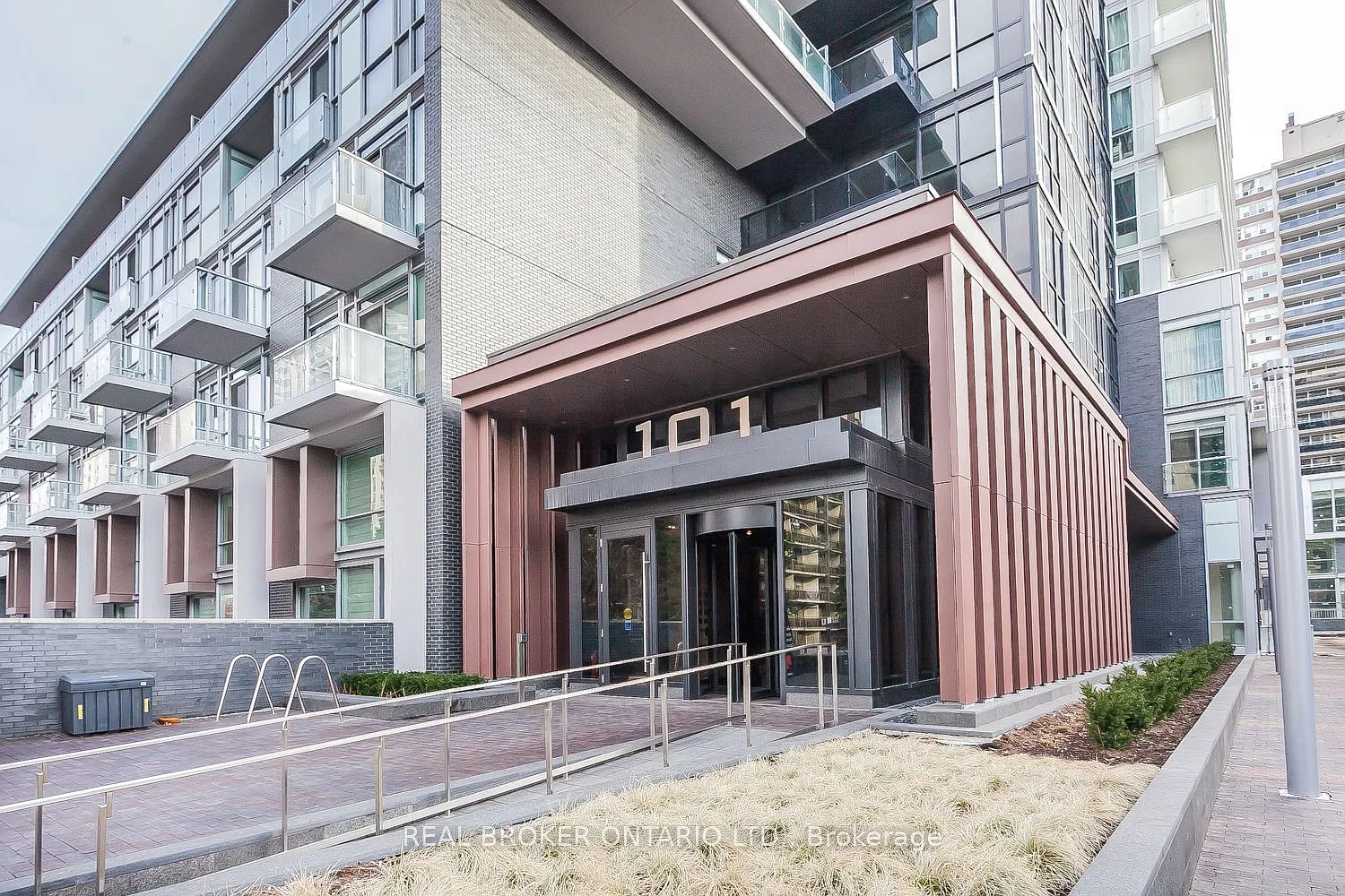 2 bed, $2,300 — Photo 1
