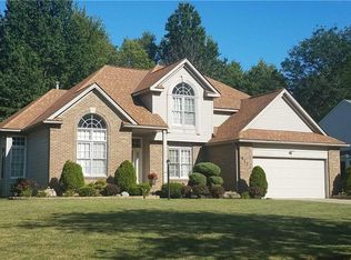 511 Rockwood Ct, Avon Lake, OH 44012