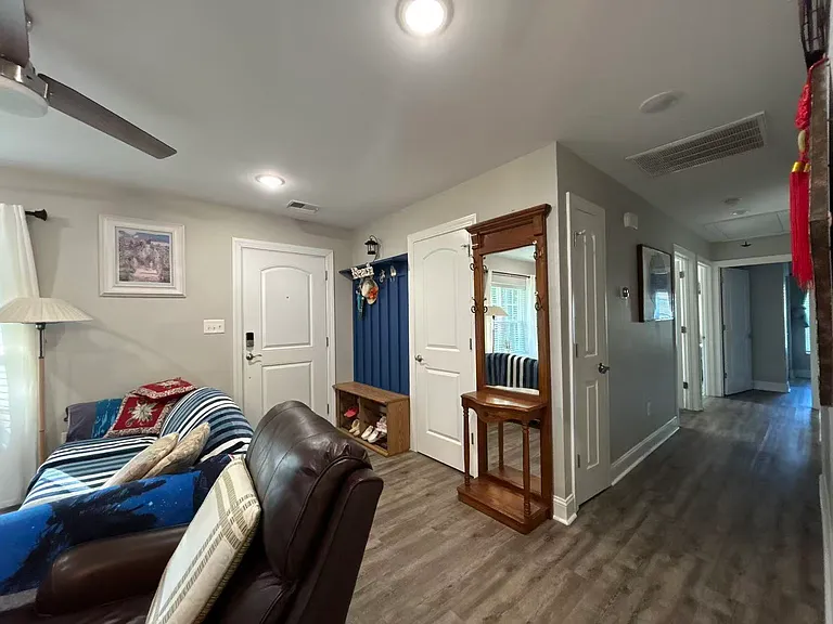 1208 Ragin St — Photo 6