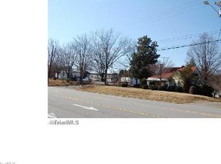 1535 N Bridge St, Elkin, NC 28621