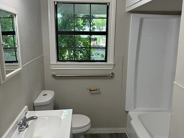4615 Vinson St #1 — Photo 7
