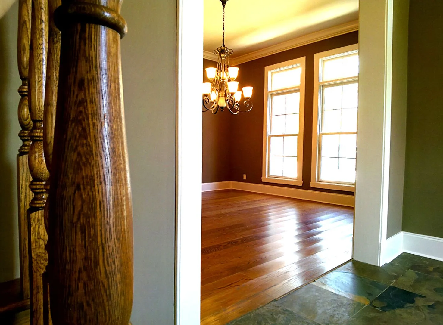 4 Bedroom Luxury Townhome - Great Location — Photo 2
