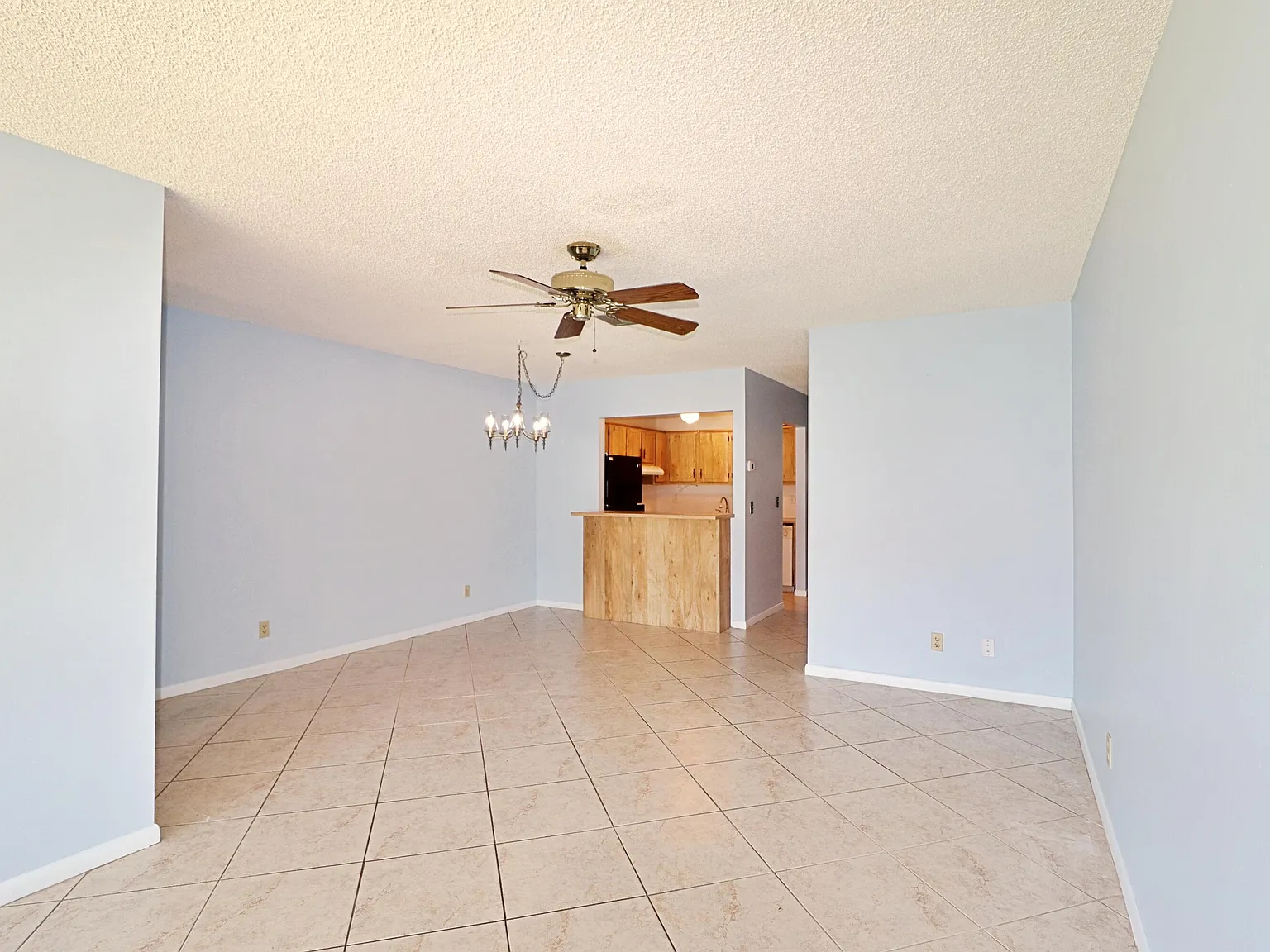 1 bed, 1.5 bath, 816 sqft, $1,350 — Photo 4