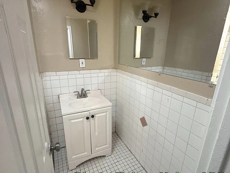 2506 E California Ave — Photo 5