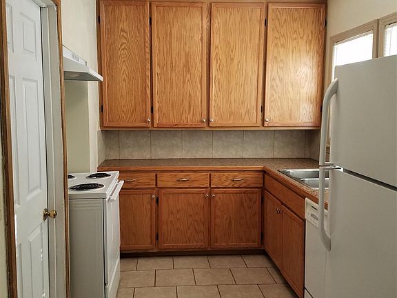 5th image of 300 W Summey Ave