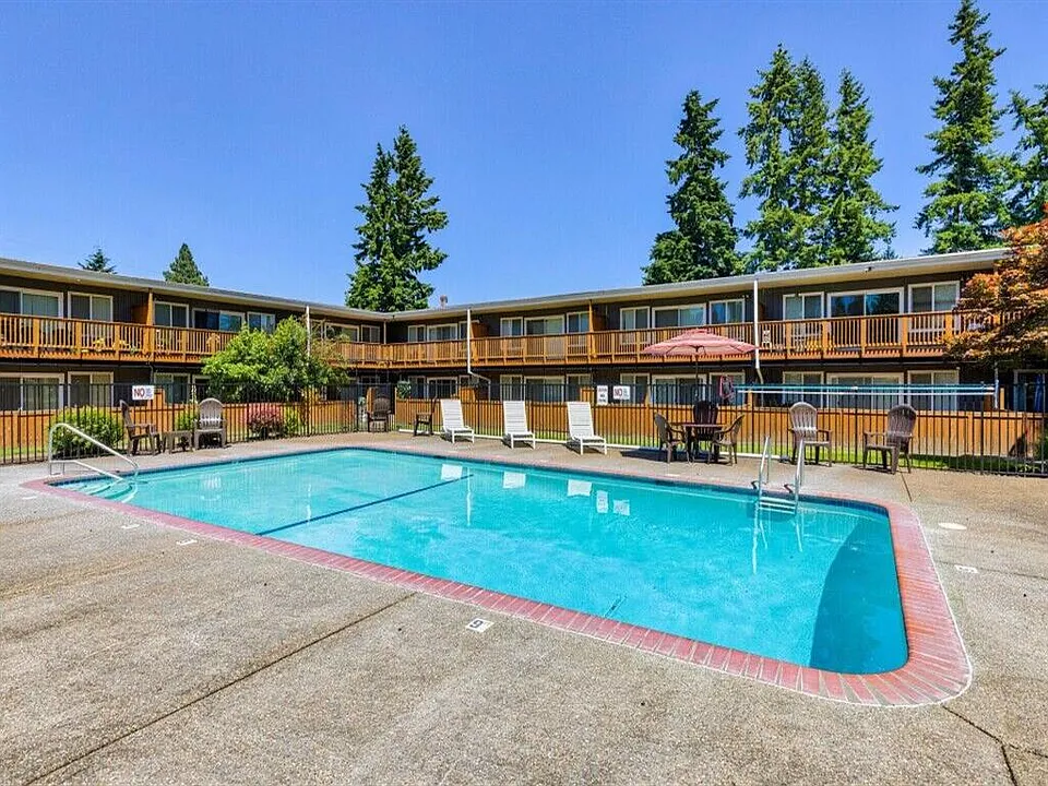 Camille Court Apartments