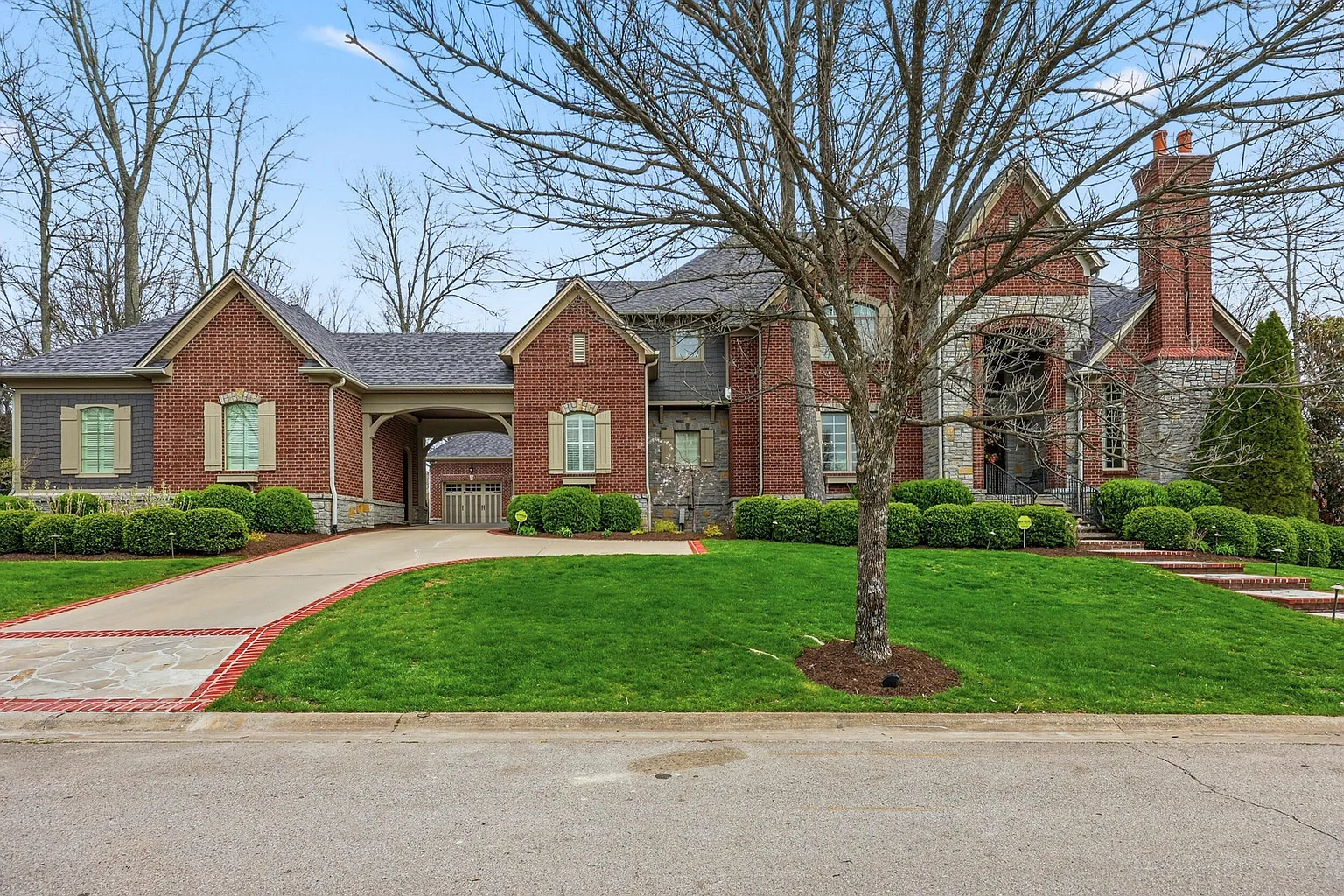 4848 Chelmsbury Ln photo 1