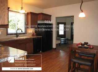 345 Laurel St #2, Reedsburg, WI 53959