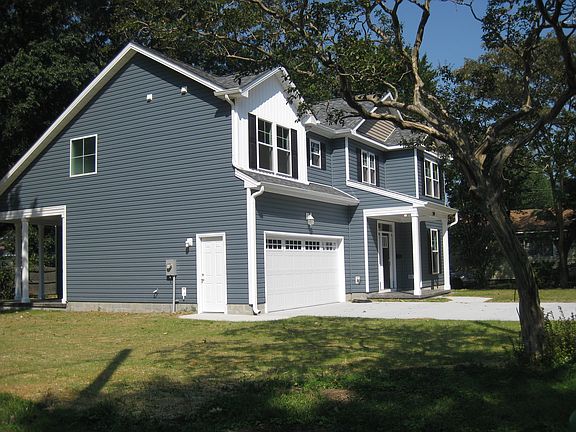 2nd image of 319 Hicks Ave