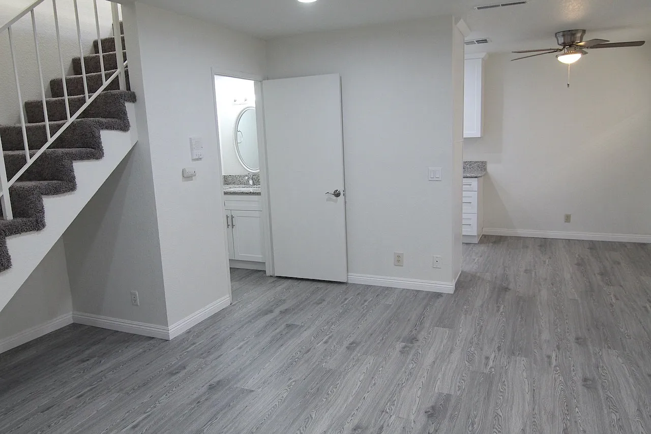 1 bed, 1.5 bath, 950 sqft, $2,400 — Photo 2
