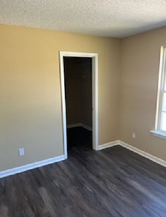 3rd image of 18 Buff St