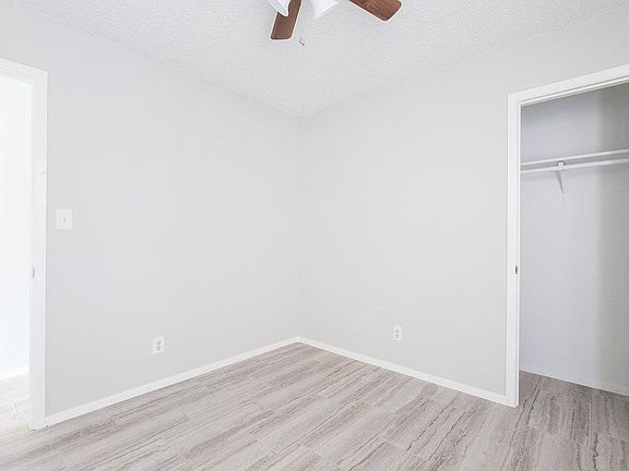 3rd image of 1020 Bird Creek Dr APT 105